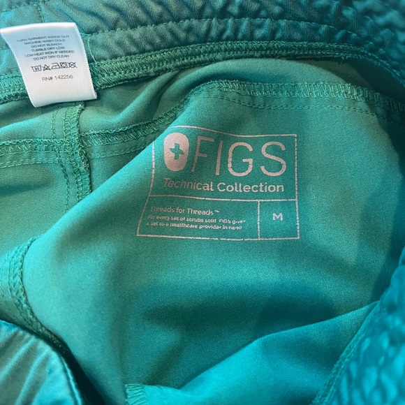 Women’s FIGS Scrubs Set Green Size Medium Two Pocket Top/Straight Leg Pants - Picture 6 of 7